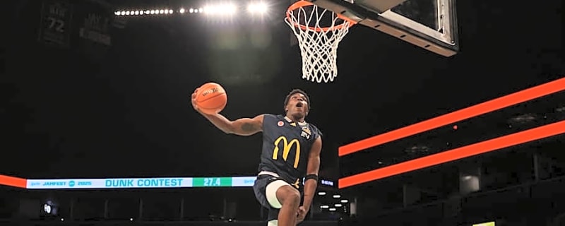 Analyst Dick Vitale sees a race for the top college basketball player in the country