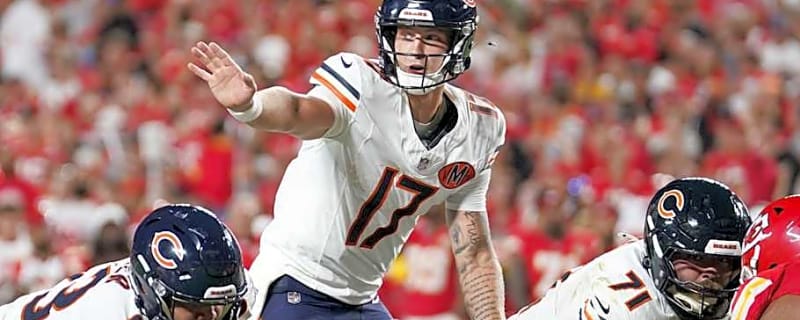 Trade Talk Involving Tyson Bagent Should Lead Bears Only One Way