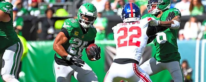 Saquon Barkley Helps Eagles Open Halftime Lead, 21-10, In Rematch Vs. Giants