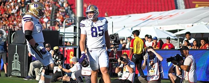 Huskies Unleash Tight Ends on Troy, But Lose