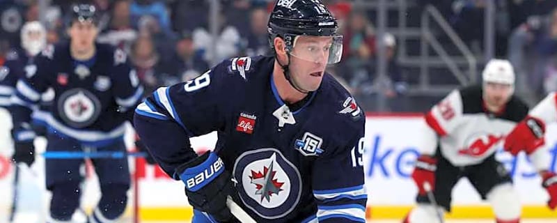 Jonathan Toews Hits Another NHL Scoring Milestone in Jets Victory