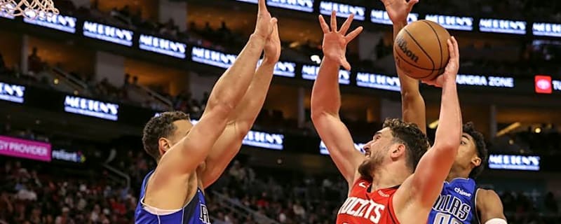 Views From the Game: Houston Rockets Win Their Fourth Straight Game