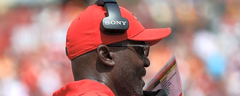 3 Questions Facing Buccaneers Against Steelers in Week 6: Will Tampa Bay Stop This Crucial Steelers Player?