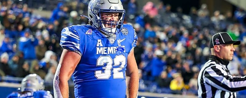 With Lassiter Out, Adcock Will Have To Step Into Bigger Role For Razorbacks