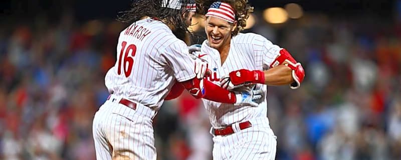 Phillies Tender Contracts to All Arbitration-Eligible Players and Sign Two More