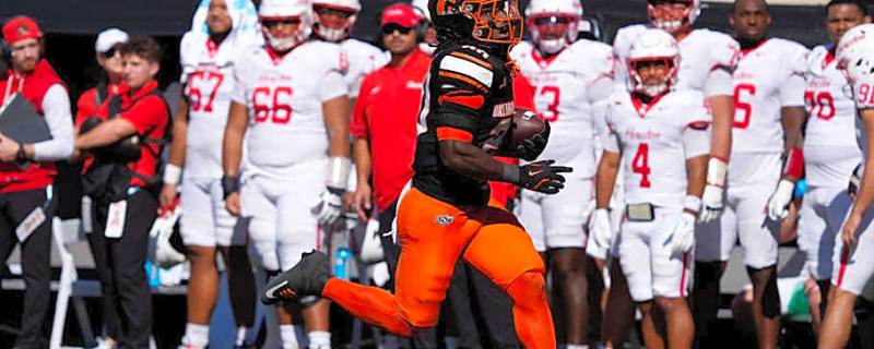 Cowboy RB Rodney Fields Jr. Hosts 1st Annual Coats for Kids Giveaway