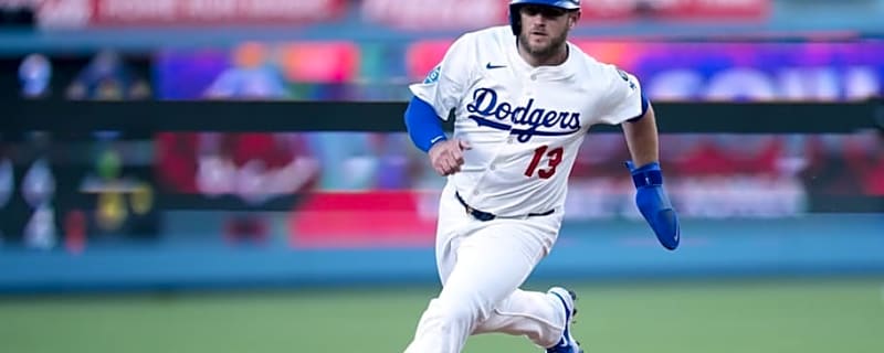 Dodgers’ Max Muncy Leaves Game With Devastating Knee Injury