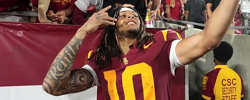 How Corey Simms Uniquely Bolsters USC Trojans Receiver Room