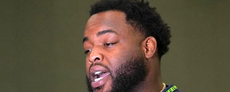 Why Seahawks Should (and Shouldn't) Trade Anthony Bradford