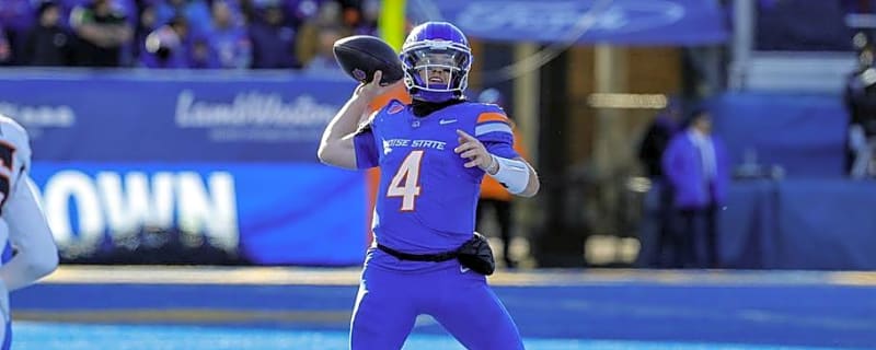Boise State sells piece of blue turf for $25,000