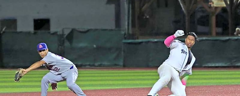 Top Reds Prospect Leaves Arizona Fall League Game on Saturday