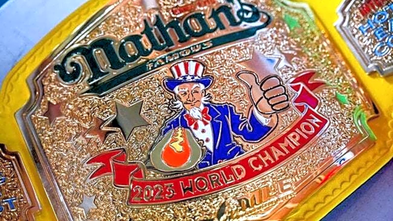 Joey Chestnut grills competition in return to Nathan&#39;s event