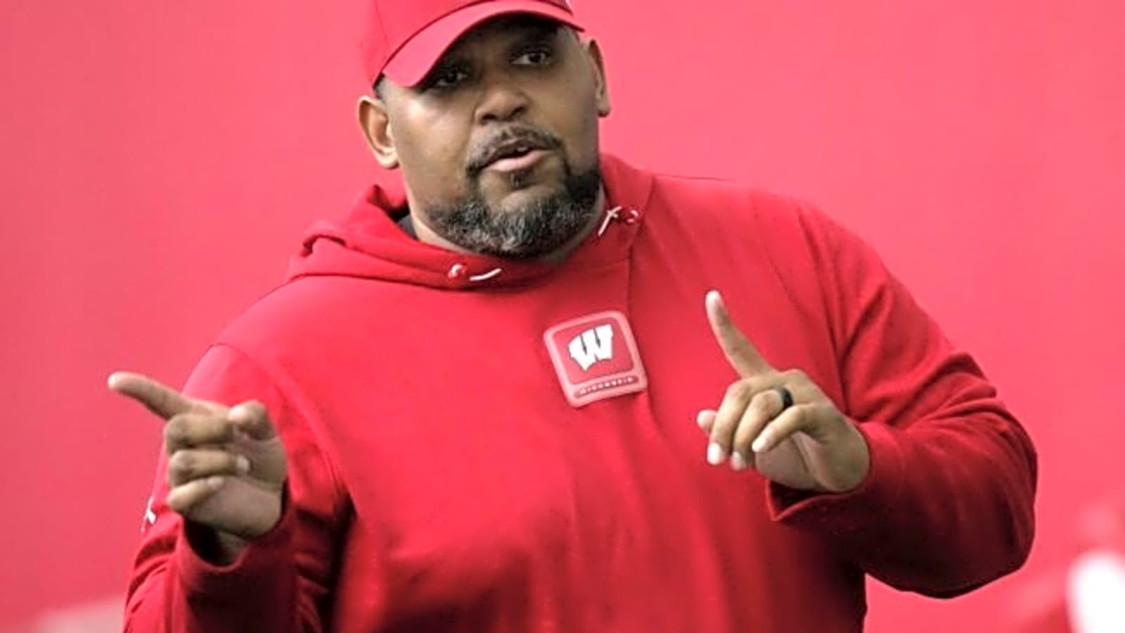 Wisconsin Badgers: Multiple Top Programs Aiming to Flip Strong 2026 DL Commitment