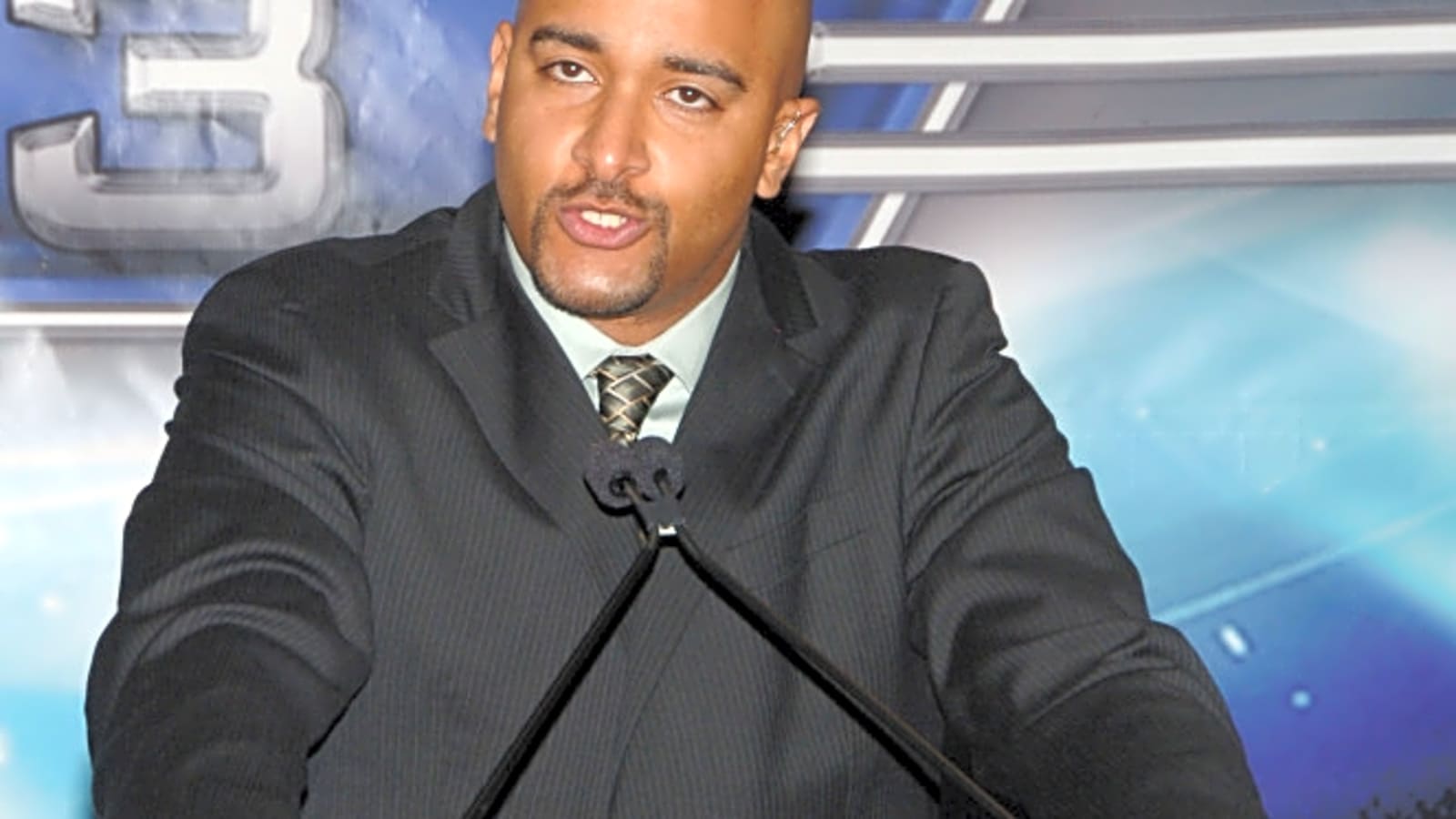 &#39;She&#39;s Boring&#39; Jonathan Coachman Shoots Down Embattled WWE Superstar
