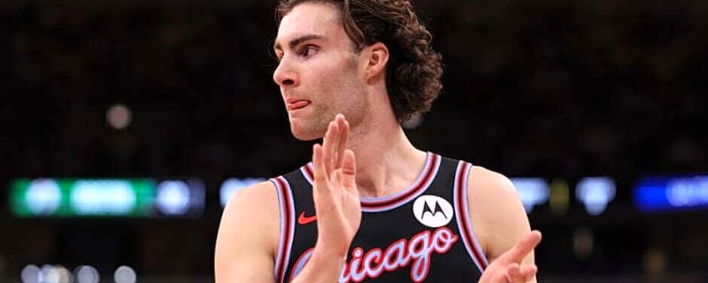 The Bulls turned it over 10 times in one quarter against the Lakers. The front office saw enough