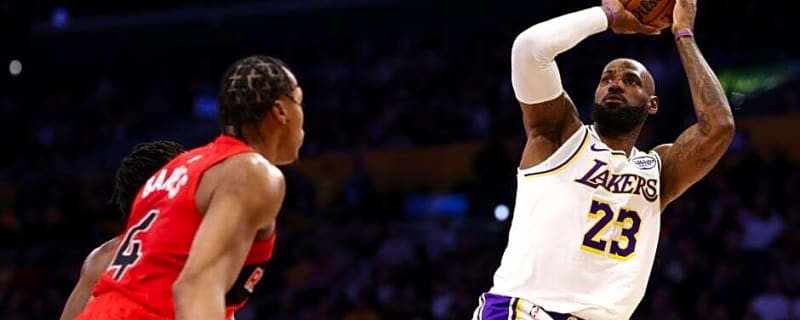 LeBron James, Luka Doncic and Deandre Ayton Lead Lakers’ 110–93 Win Over Raptors as Trade Buzz Swirls