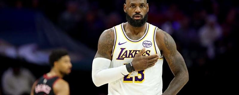 Boston Celtics legend sends message to LeBron James after watching him break his record