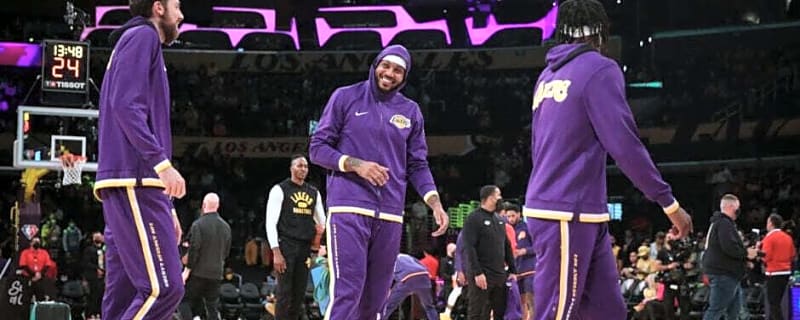 Former LA Lakers center who didn’t score a single point in four games now leads the entire NBA in blocks