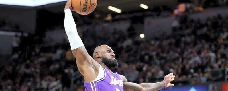 LeBron James says Lakers took a “professional approach” in win without Luka.