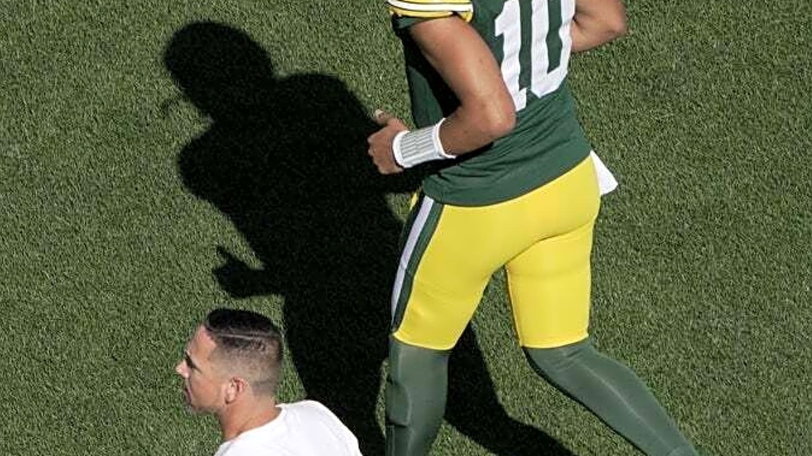 Packers break protocol to give Jordan Love reps days after thumb surgery