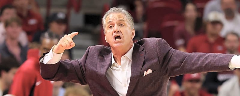 Arkansas' Calipari may be forced to make difficult lineup decision
