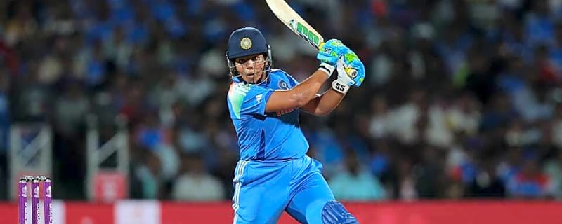 'Social media cannot make or break your day' - Renowned Tennis legend gives valuable advice to Richa Ghosh