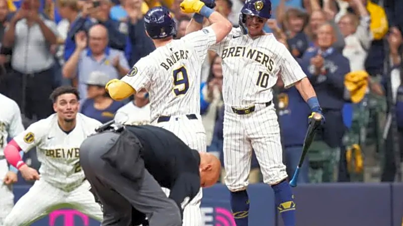 Milwaukee Brewers: MLB Analyst and Former Cubs 3B Optimistic About Andrew Vaughn Turnaround Post-Trade