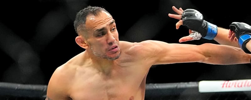Salt Papi Protests Loss Against UFC Fan-Favorite Tony Ferguson: 'Ref was Biased'