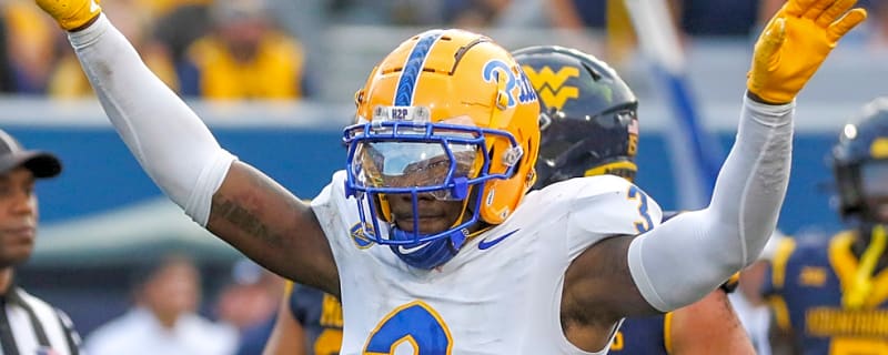 Louisville ball boy steals the show following scuffle over football amid ACC epic comeback against Pitt