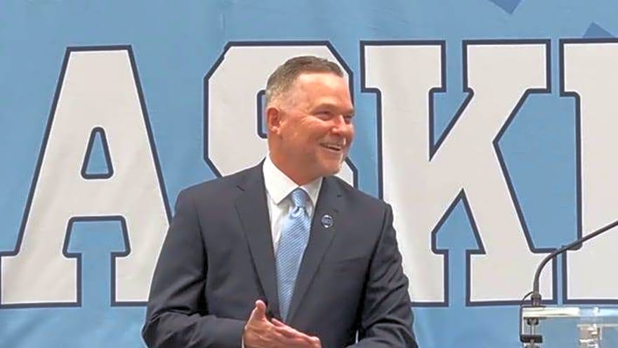 Michael Malone faces immediate pressure as North Carolina opens practice