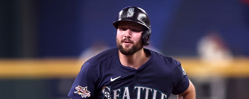 Mariners' Cal Raleigh makes history with 40th home run