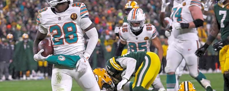 ESPN experts put faith into Miami Dolphins RB De&#39;Von Achane being on a lot of people&#39;s TV, computer, and iPhone screens this fall