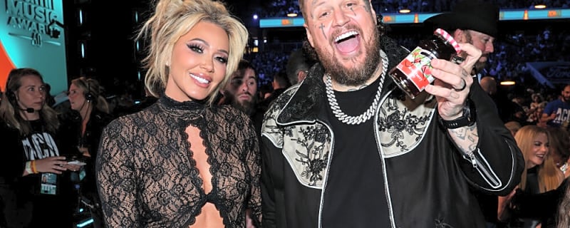 Jelly Roll’s Wife Makes Thoughts About Singer’s Weight Loss Clear