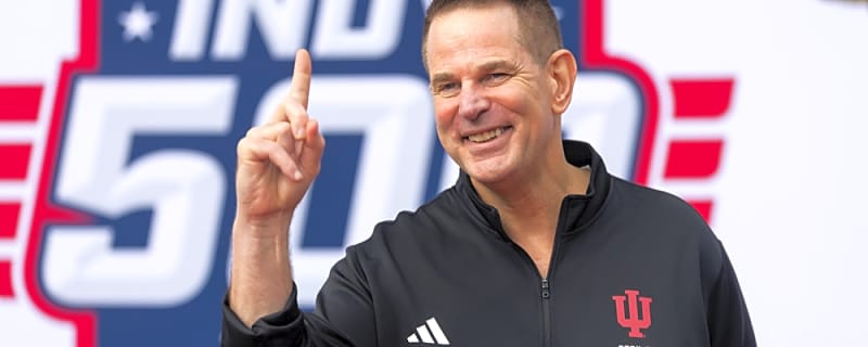 Watch: Indiana HC Curt Cignetti drives pace car at Indy 500