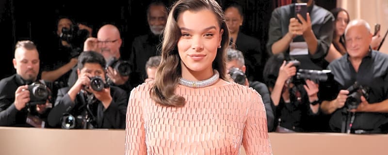 Hailee Steinfeld was 'distracted' before Golden Globes by husband Josh Allen's NFL game