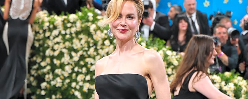 Nicole Kidman makes her return to social media to mark Paris Fashion Week