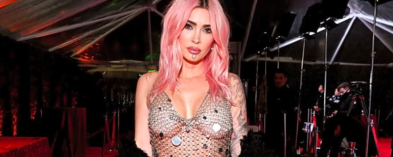 Megan Fox claps back at troll who criticised her sexy gothic photoshoot