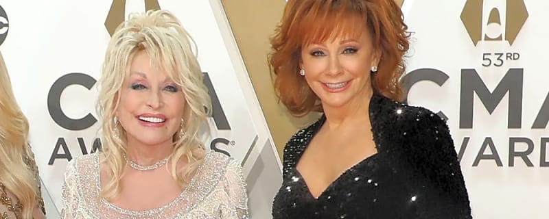 Reba McEntire slams AI over Dolly Parton deathbed hoax