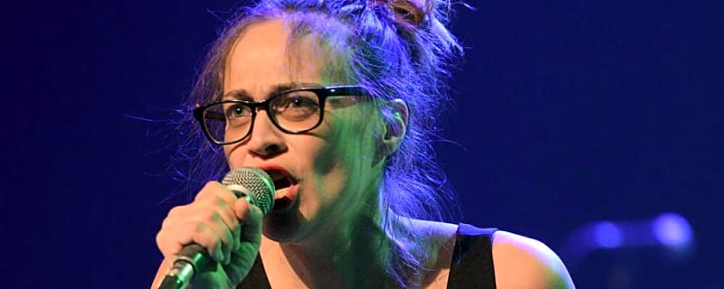 Fiona Apple releases powerful video for first new original song in 5 years