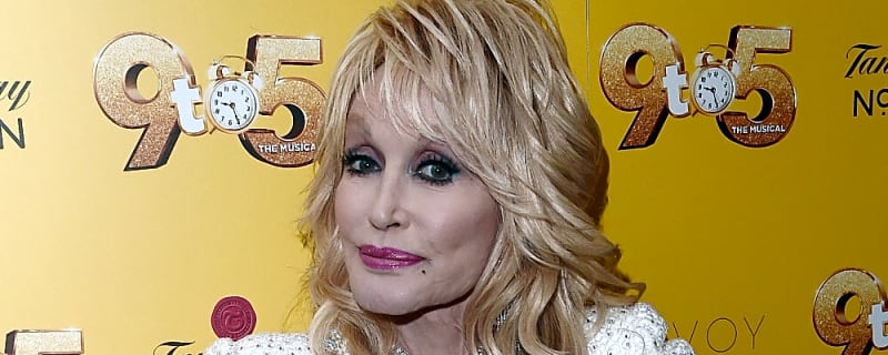 Dolly Parton's sister denies family feud