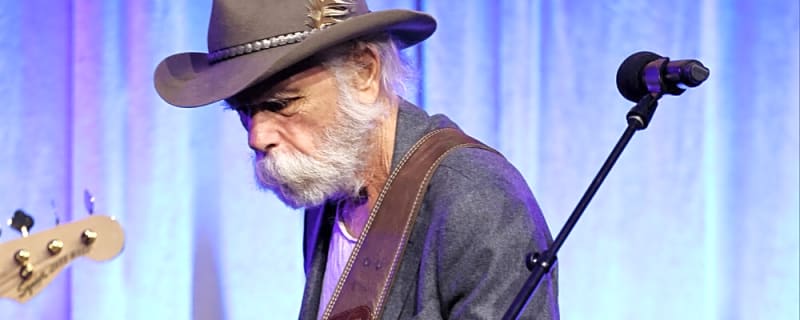 Bob Dylan leads tributes to Bob Weir