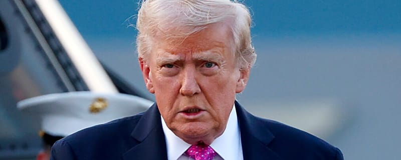 Trump Blocks CNN From Air Force One in Defiance of Court Order