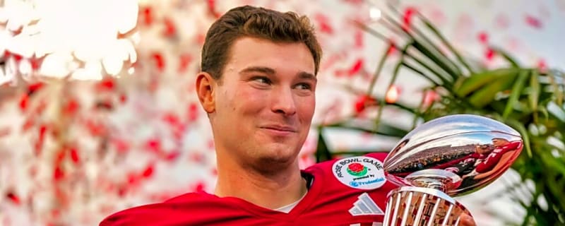 Fernando Mendoza’s Ultra-Rare 1/1 Superfractor Dual Patch Autograph Card Just Pulled — Hides a Jaw-Dropping Inscribed Message You Have to See 