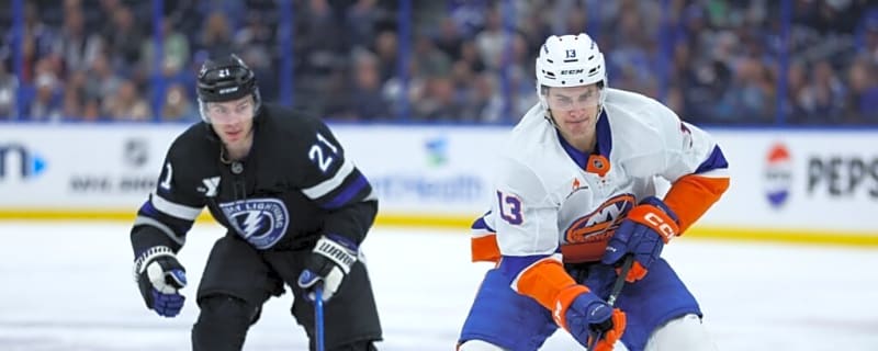 Islanders center Mathew Barzal doesn't want out of New York