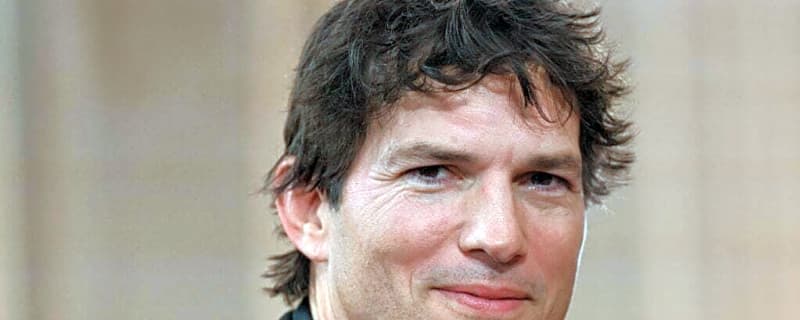 Ashton Kutcher shows off BJJ moves on Jimmy Fallon after receiving black belt