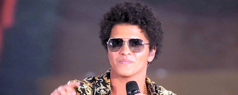 Bruno Mars Expands Latin Chart Success With Spanish ‘Risk It All’ Version ‘Lo Arriesgo Todo’