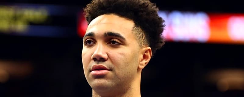 Chase Center Erupts as Trayce Jackson-Davis Ends Heat Game With Half-Court Buzzer-Beater 