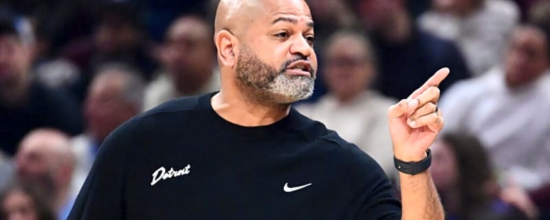JB Bickerstaff Takes a Savage Shot at Official Ed Malloy Over Missed Call 