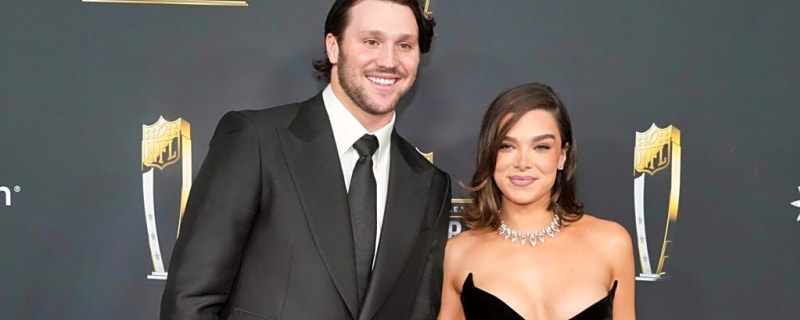Hailee Steinfeld Has Big News For Everyone Attending Bills Games This Year 