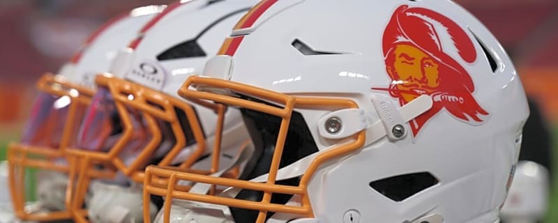 Former Tampa Bay Buccaneers Player Who Retired Early With Serious Health Concerns Has Tragically Died At 33